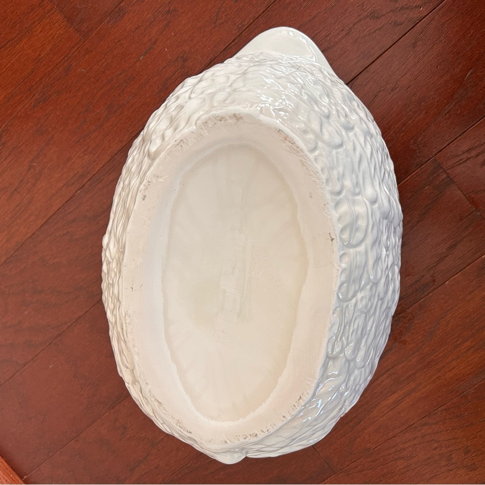 vintage white ceramic hen-on-nest soup tureen with a matching ladle - Picture 9 of 9